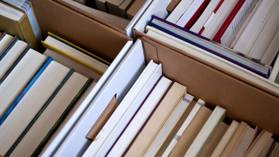 Cara Packing Buku untuk Dikirim